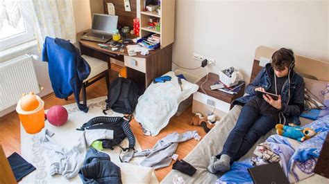 Teens ‘soiling the nest,’ student loans in limbo, Cybertruck haters .